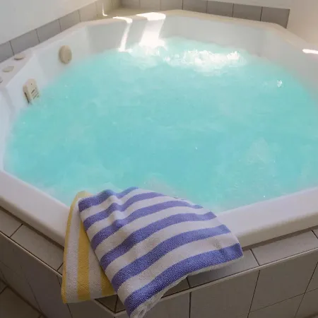 Five-bedroom Holiday In Gross Mohrdorf